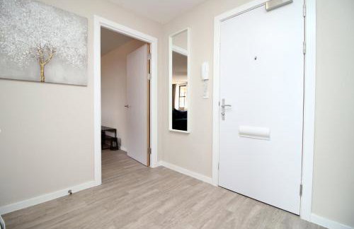 Elegant 2BR w/ Pool Table in Prime Location - Foto 55