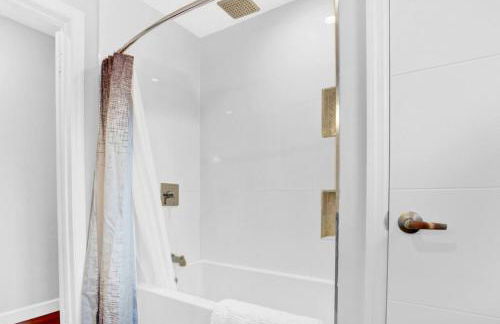 Modern 4BR Villa with Pool - Outdoor amenities - WFH - Foto 26