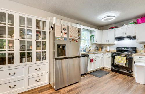 Easy I-20 Access to ATL Suburban Retreat with Yard - Foto 10