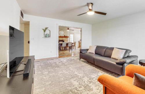 3 Mi to Dtwn Shops and Eats Mesa Home with Pool! - Photo 6