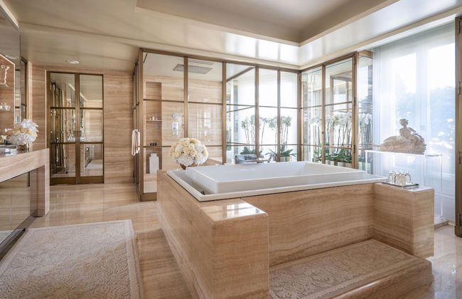 Four Seasons Hotel George V - Photo 59