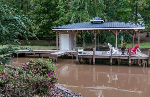 Serene Lakefront Home with Hot Tub and Boat for Rent! - Foto 20