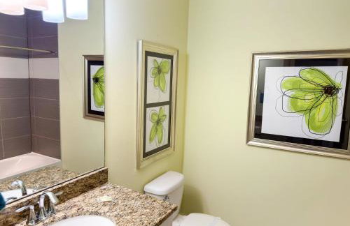 Stylish 3-BR with Private Pool & Conservation View - Foto 27