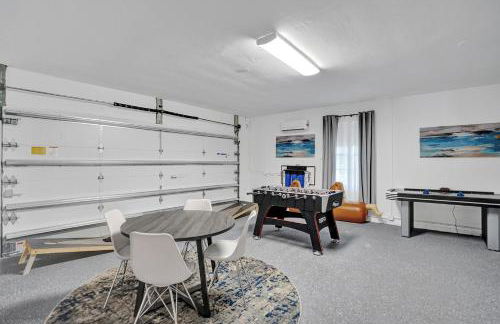 8BR Gem With Pool, Lake View & Tons of Amenities! - Foto 110