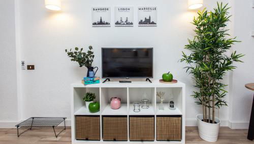 Spectacular Renovated Apartment, 5 min to Camison Beach, with AirCon - Photo 5