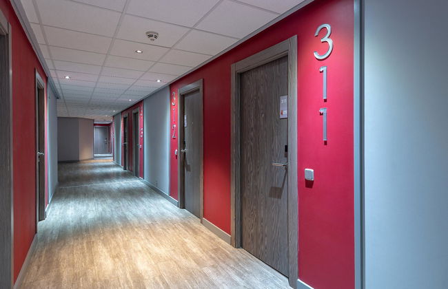 Apartamentos Recoletos - Photo 18