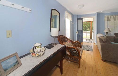 Blue Moon - Pet friendly and great location! - Photo 8