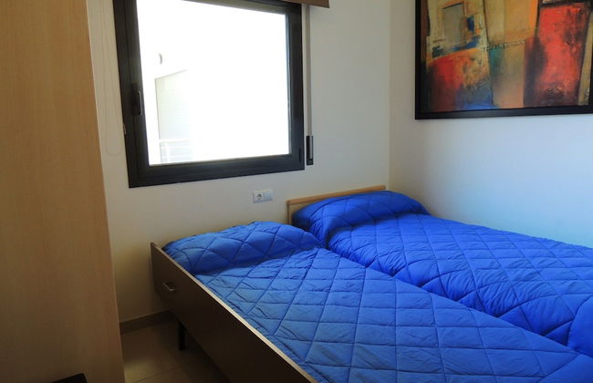 Beachfront Apartment in Roses - Photo 3