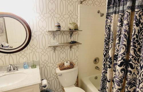 E10 comfortable and neat 2 bedroom 2 bath - Foto 5