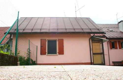 Charming House in Pontebba, Mountain View, Enclosed Garden - Foto 9