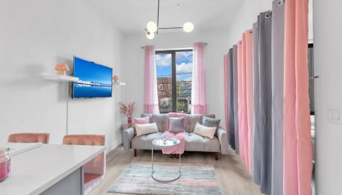 Pink Heaven Indoor Pool, FREE Parking, Near NYC - Foto 2