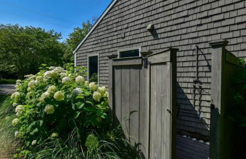 Less Than 1 Mile to Beach with Custom Fire Pit - Foto 16