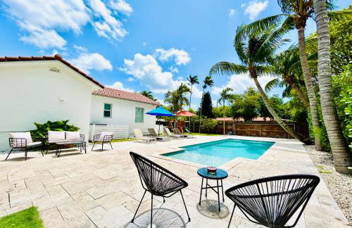 Heated Pool Tropical House with Summer Kitchen 3BR- Oasis in Miami! - Foto 21