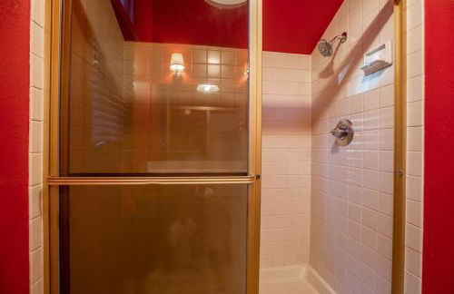 Townhouse Art Gallery in Mammoth's Best Location - Photo 19