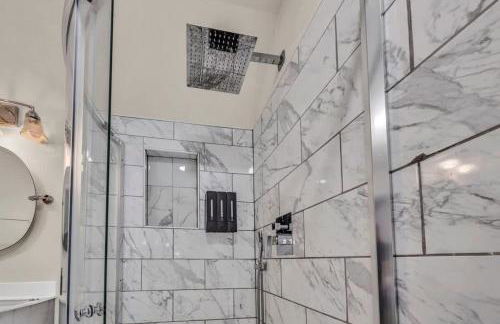 BIG 4BR House 7 Mins to Downtown with Foosball and Games - Foto 45