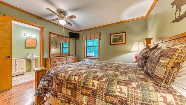 Lazy Creek Retreat 2 Bedroom Home by RedAwning - Foto 2, Habitación