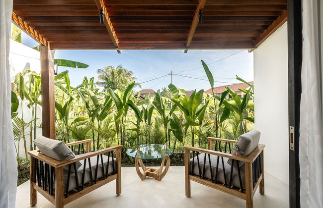 Udara by EVDEkimi - Spacious 4BR Pool villa with Lush garden at Artistic Center of Ubud - Foto 36