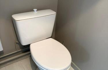 Embruns maison spacieuse rénovée 5 ch 3 sdb 2 WC belle terrasse aménagée barbecue à 250 m de la plage en plein centre d' Arromanches au coeur des plages du débarquement, proximité de Bayeux - Foto 46