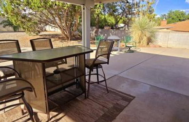 Hot Air Balloon Haven, Hot Tub, King Bed, Office, Foosball, Bball - Foto 35