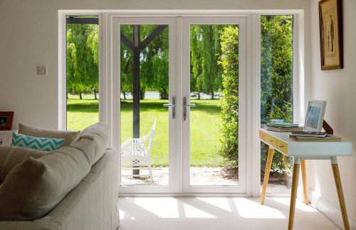 Stunning 5BR Home With Pool - 5 min to Beach - Foto 36