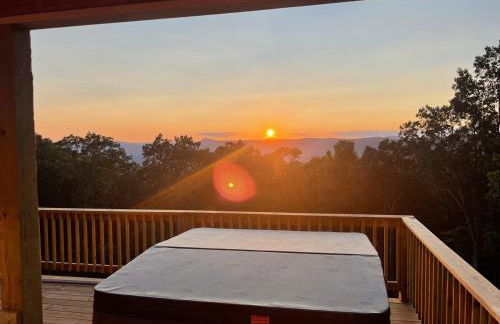 Sunset Cabin Privacy, Views, HotTub, Firepit, BBQ, Pets - Photo 8