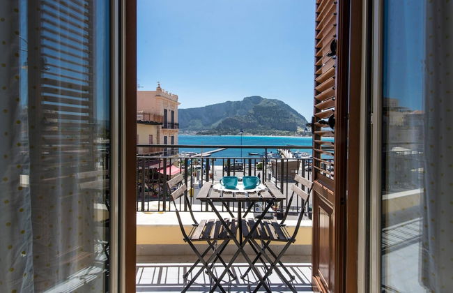 Casetta Vista Mare in Piazza a Mondello by Wonderful Italy - Photo 1