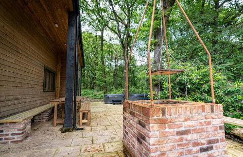 Errwood, woodland lodge with hot tubs for 14 - Foto 7
