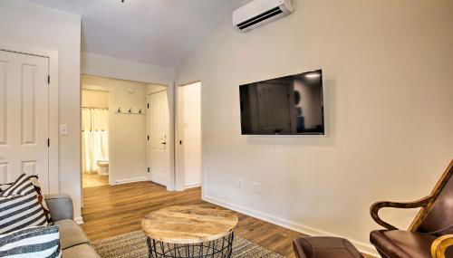 Walk to Main Street Eats Remodeled Saluda Apt - Foto 4