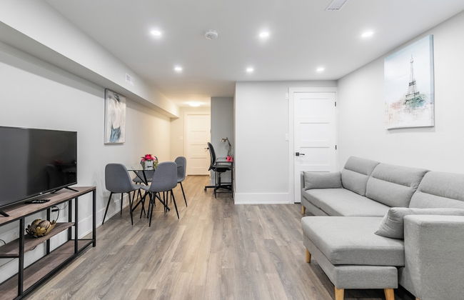 GLOBALSTAY Modern Basement In DT Toronto - Photo 10