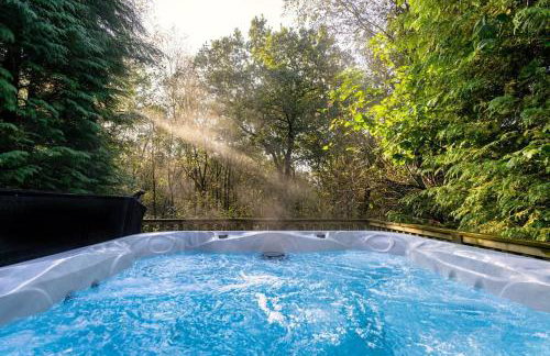 Farley, woodland lodge with hot tub for 8 - Foto 1