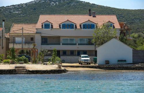 Apartments Seafront - Photo 2