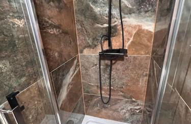 La terrasse abritée et son spa - Photo 15