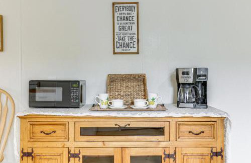 Crosby Huffman Hideaway Serene Escape with Yard - Foto 8