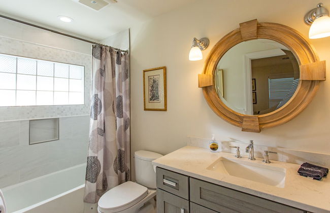 Sorrento Luxury Vacation Home: Expansive 5-Bedroom, 4.5-Bath Retreat with Private Pool, Hot Tub, and Pet-Friendly Accommodations – Just a Short Walk from Stunning Vanderbilt Beach - Foto 24