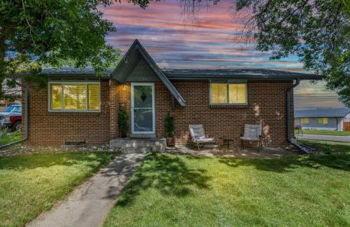 4BD Near DT | Hot Tub, Pingpong & Backyard Fun - Foto 17