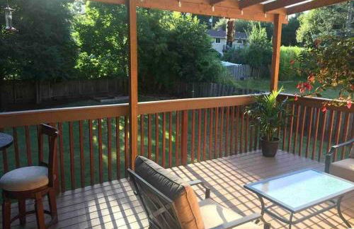 West Linn Relaxing Entire Home WiFi TV Yard BBQ Eateries - Foto 31