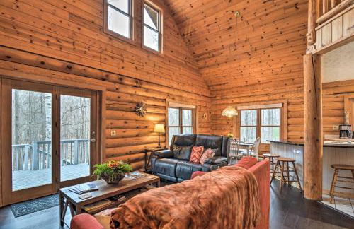 Secluded Gaylord Cabin with Deck, Fire Pit and Grill! - Foto 4