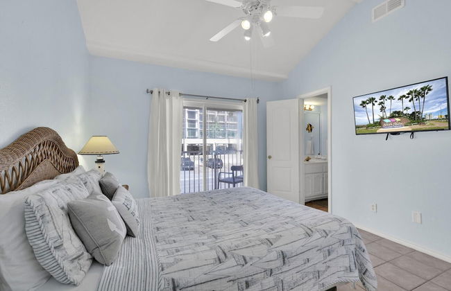 2-story Condo Next to Beach w/ Ocean Views! - Foto 6