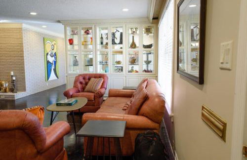 Oakwood Manor - Steps to Oaklawn, minutes to Downtown, Lakes, More - Foto 6