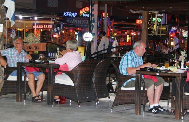 Sailor Apart Hotel - Photo 58