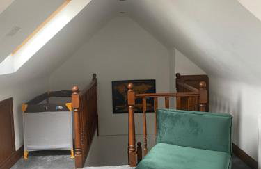 Cosy 2 bedroom home with free parking near city - Foto 7