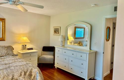 Belair Lane condo community pool managed by Sky Run Naples - Foto 14