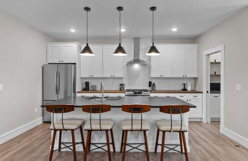 Bright Urban Comfort | JZ Vacation Rentals - Foto 71