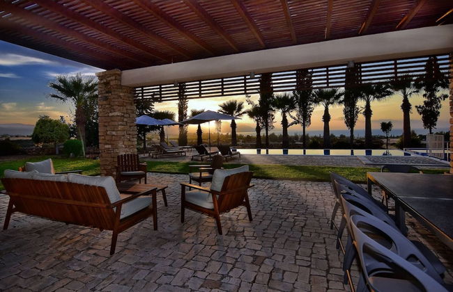 Incredible Large Villa In Paphos Sleeps 14 Children Pool, Jacuzzi, Huge Garden - Foto 67