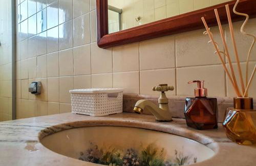 Casa 4 dorms 2 suites - localização perfeita no centrinho e rodeada de natureza - Foto 20