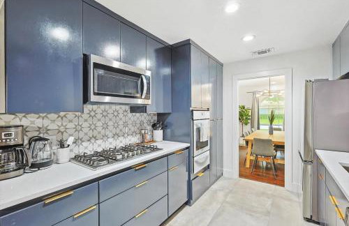 5-BR Relaxing Retreat with Pool Hot tub Fire Pit - Foto 15