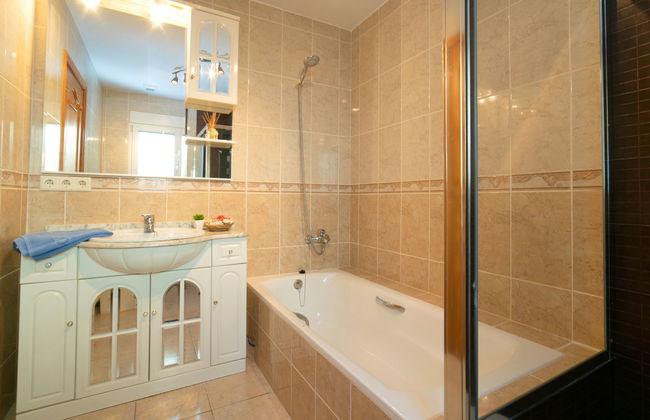 4 bedroom House in Calp with private pool and terrace - Photo 20