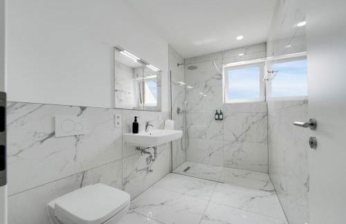 Apartment 150QM 8 Personen Neuss, Düsseldorf mit Terrasse, Parkplatz, Küche - Foto 6