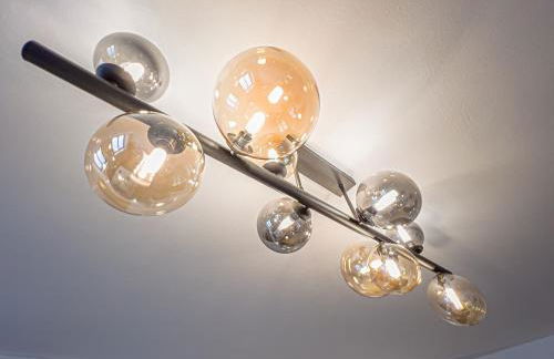 Gemütliche Ferienwohnung mit 2 Schlafzimmern, kostenfreiem Parkplatz, modernem Bad, Küche, Waschmaschine & Trockner - Foto 11