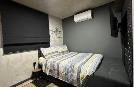 Apê térreo sem escada com Ar Cond, WiFi e banheira! - Foto 12